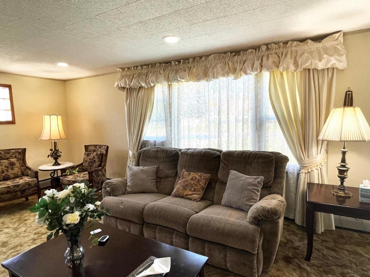 Entire Home In Buffalo - 6 Guests 3 Bedroom 1 Bath - Convenient Location - 25Min To Niagara Falls Zewnętrze zdjęcie