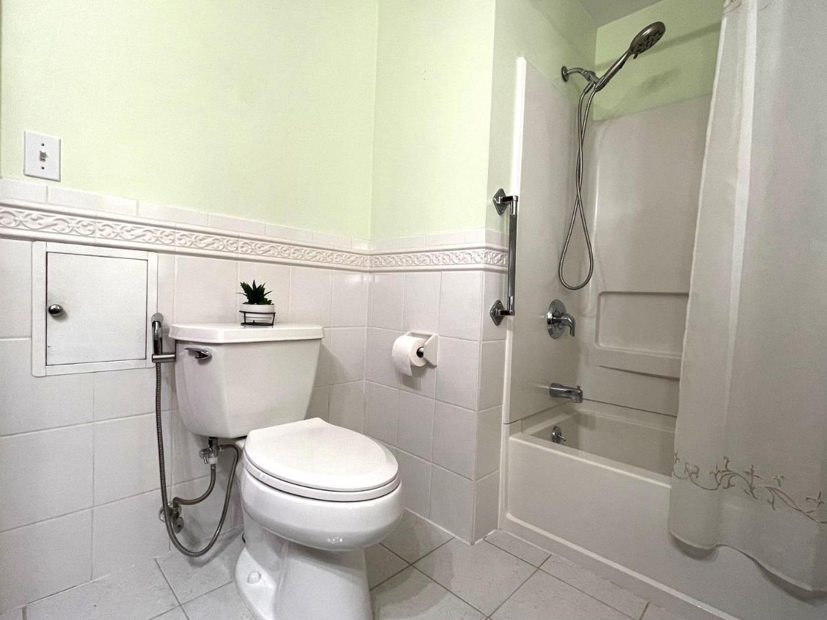 Entire Home In Buffalo - 6 Guests 3 Bedroom 1 Bath - Convenient Location - 25Min To Niagara Falls Zewnętrze zdjęcie